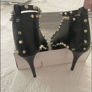 Hold Studded Heels